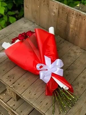 Бест-Серия RED из 15 роз