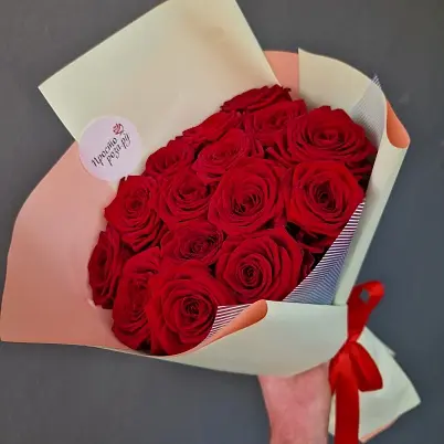 Купить Розы Премиум 15 шт красные 50 см в упаковке нью букет рн арт. 12988 в Москве