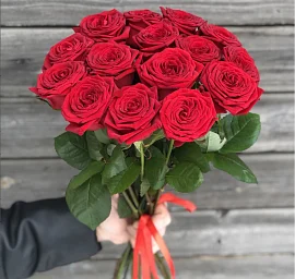 Розы Премиум 15 шт красные высота 50 см