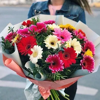 Купить Герберы 25 шт, в упаковке в Москве
