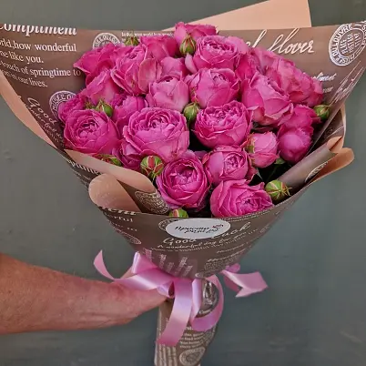 Купить Розы кустовые 9 шт мисти баблз 40 см арт. 12998 в Москве