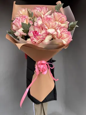 Купить Розы XXL Французские 7 шт розовые Эсп в Москве