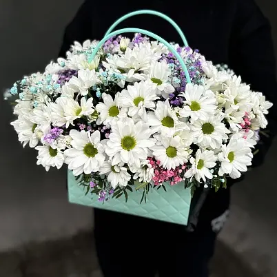 Купить Бакарди и гипсофила в сумочке (5+3) арт. 13585 в Москве