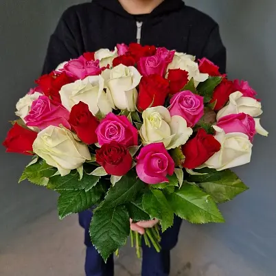 Розы медиум 51 шт микс 35 см