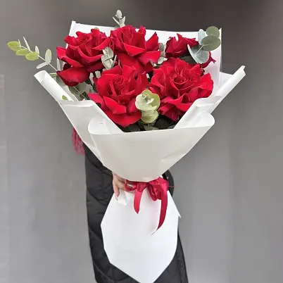 Купить Розы XXL Французские 5 шт красные Экс в Москве