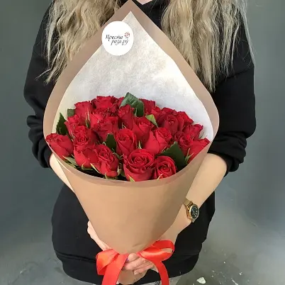 Купить Розы средние бордо 25 шт красные Ред 40 см арт. 12050 в Москве