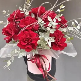 Розы XXL Французские 9 шт красные в коробке