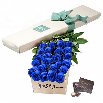 Синие розы 31 шт 50 см в крафт коробке