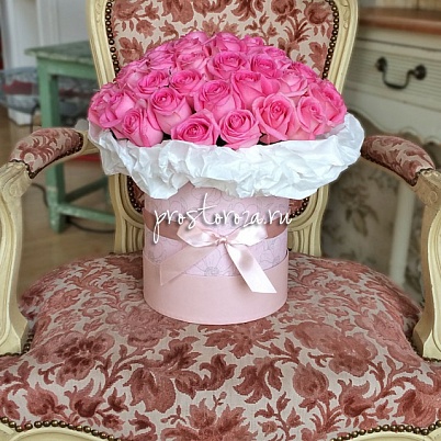 Розы в шляпной коробке (S2296) 51 шт розовые