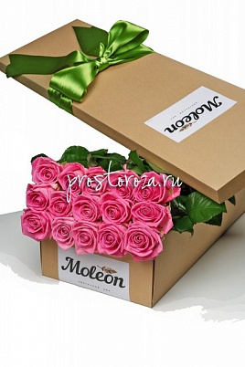 Купить Розы в крафт коробке 15 шт 50 см розовые в Москве