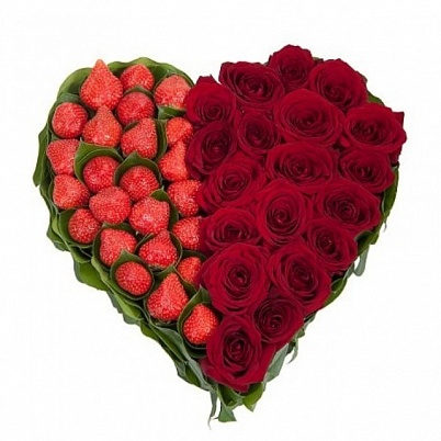 Сердце из 19 красных роз и клубники (B1277)