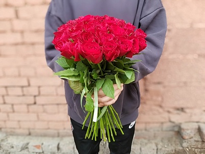 Купить Розы 25 шт 40 см Кения красные в Москве
