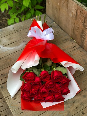 Бест-Серия RED из 15 роз