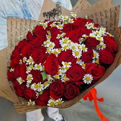 Купить Букет розы Родос ромашки в Москве